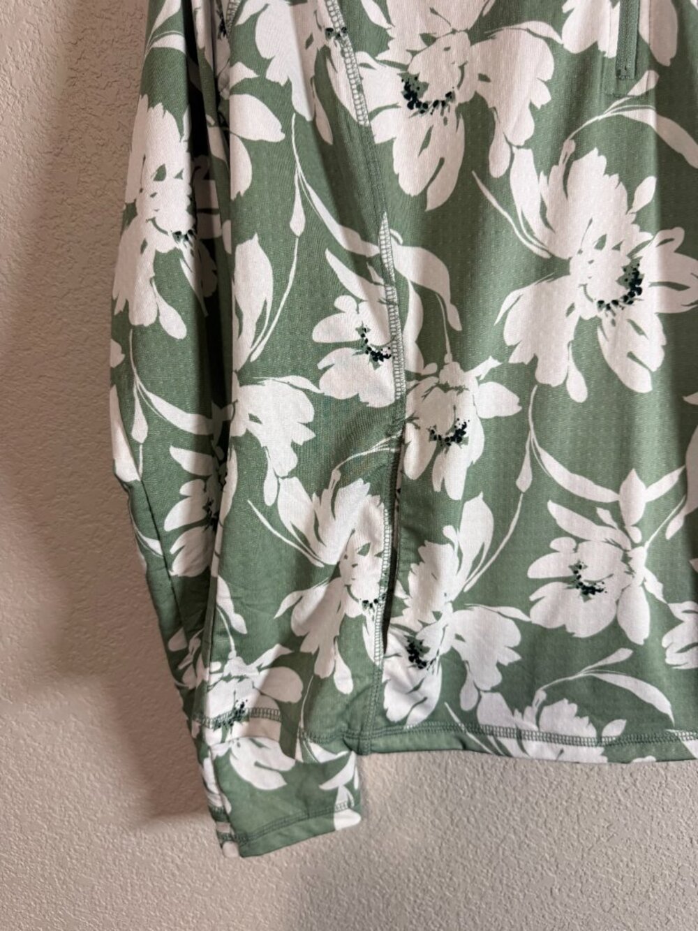 Women's Tommy Bahama Green Floral Active Quarter-Zip Pullover Size L - Picture 3 of 5